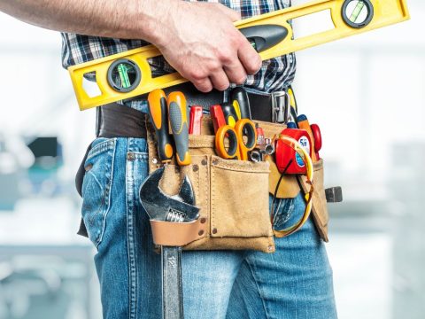 DIY Home Repairs Vs. Hiring Handyman Services